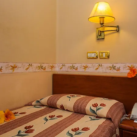 Monopol Hotel 3*