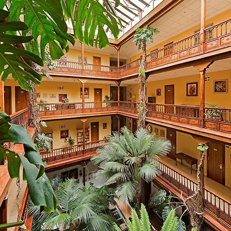 Monopol Hotel 3*