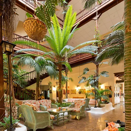 Monopol Otel