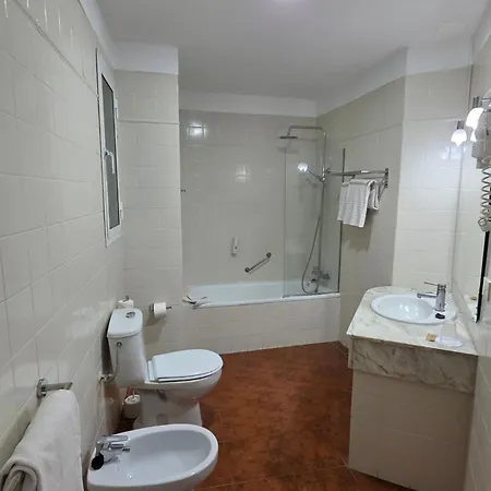 Monopol Hotel 3*