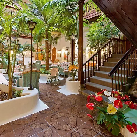 Monopol Hotel 3*