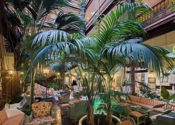 Ξενοδοχείο Monopol 3*