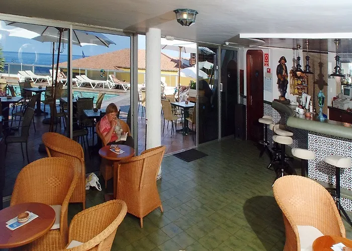 Ξενοδοχείο Monopol 3*