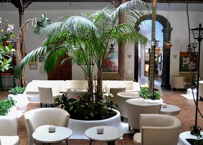 Ξενοδοχείο Monopol 3*